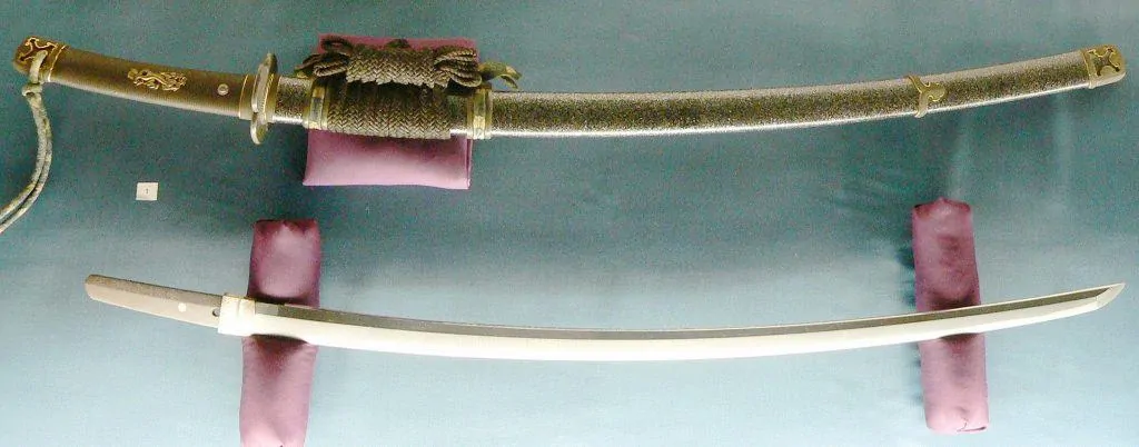 Naginata Vs Bisento: Comparing The Unique Characteristics Of Japanese  Polearms - TrueKatana